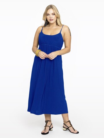 Yoek Dress in Blue