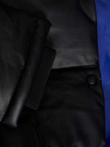 JJXX Between-Season Jacket 'Breezy' in Black