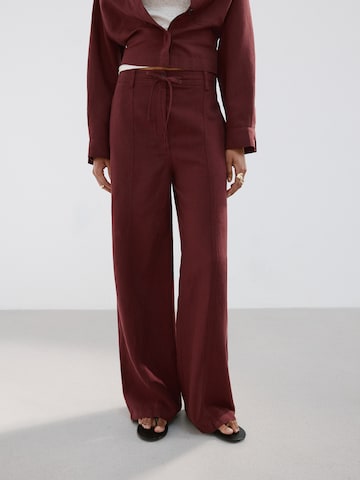 Wide leg Pantaloni 'Ricardo' de la MANGO pe maro: față