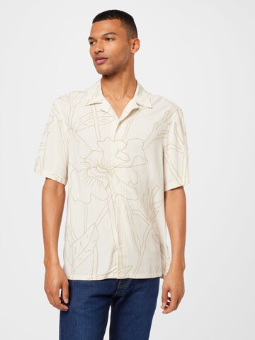 Club Monaco Comfort fit Button Up Shirt in White: front