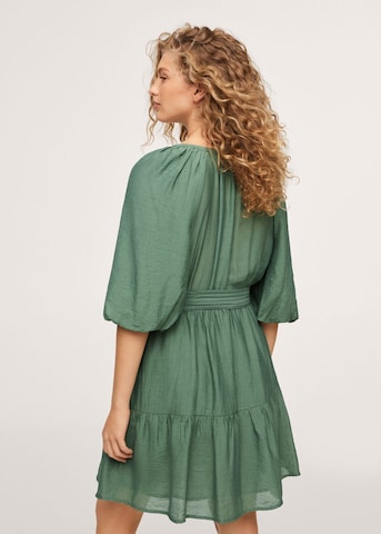 Rochie 'Feroe' de la MANGO pe verde