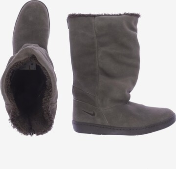 NIKE Dress Boots in 39 in Grey: front