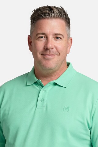 Men Plus Shirt in Green