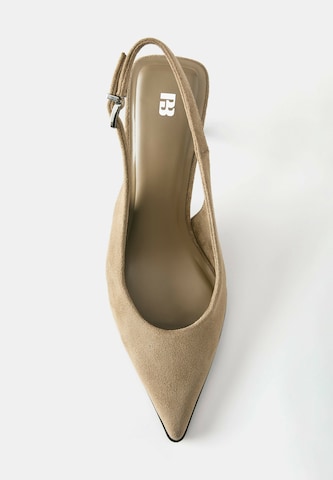 Pumps de la Pull&Bear pe maro