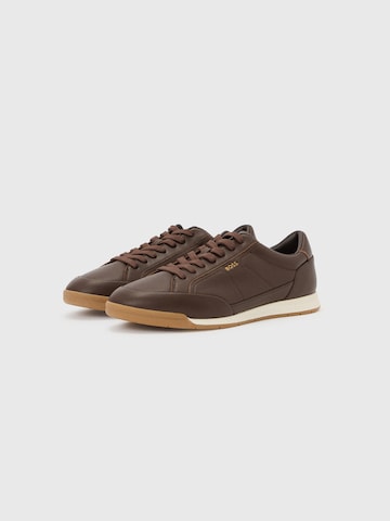 BOSS Sneaker low 'Nitan' i brun
