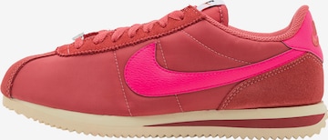 Baskets basses 'CORTEZ' Nike Sportswear en rouge : devant
