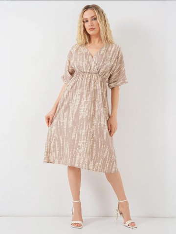 Bigdart Jurk in Beige