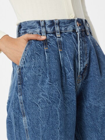 NEON & NYLON Wide leg Pressveckade jeans 'BEA' i blå