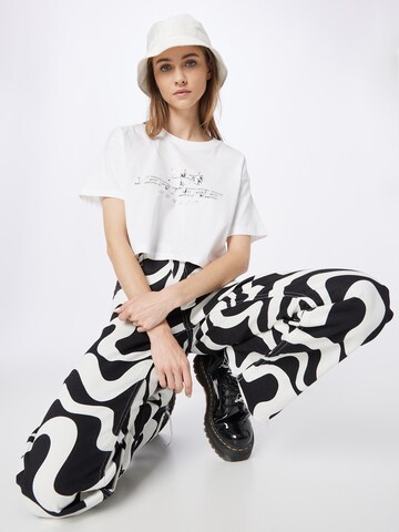 T-shirt 'CHROME ROSE' Vertere Berlin en blanc