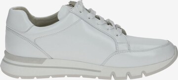 Chaussure de sport à lacets CAPRICE en blanc