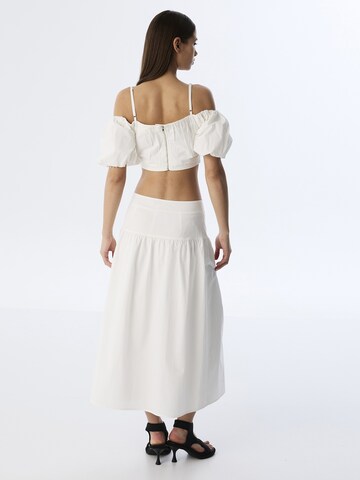 Twist Skirt in Beige