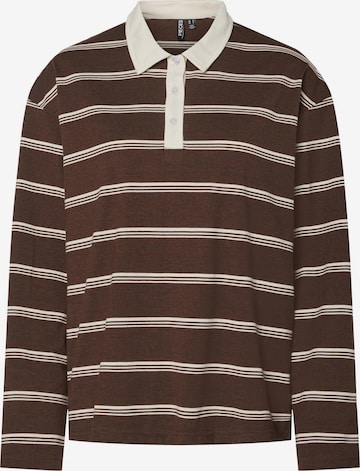 T-shirt 'PCSadie' PIECES en marron : devant