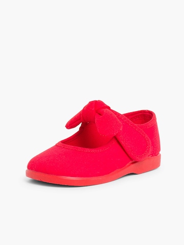 Ballerina di Pisamonas in rosso: frontale