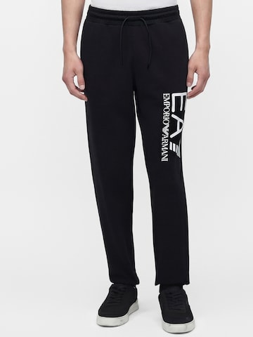 EA7 Emporio Armani Regular Hose in Schwarz: Vorderseite