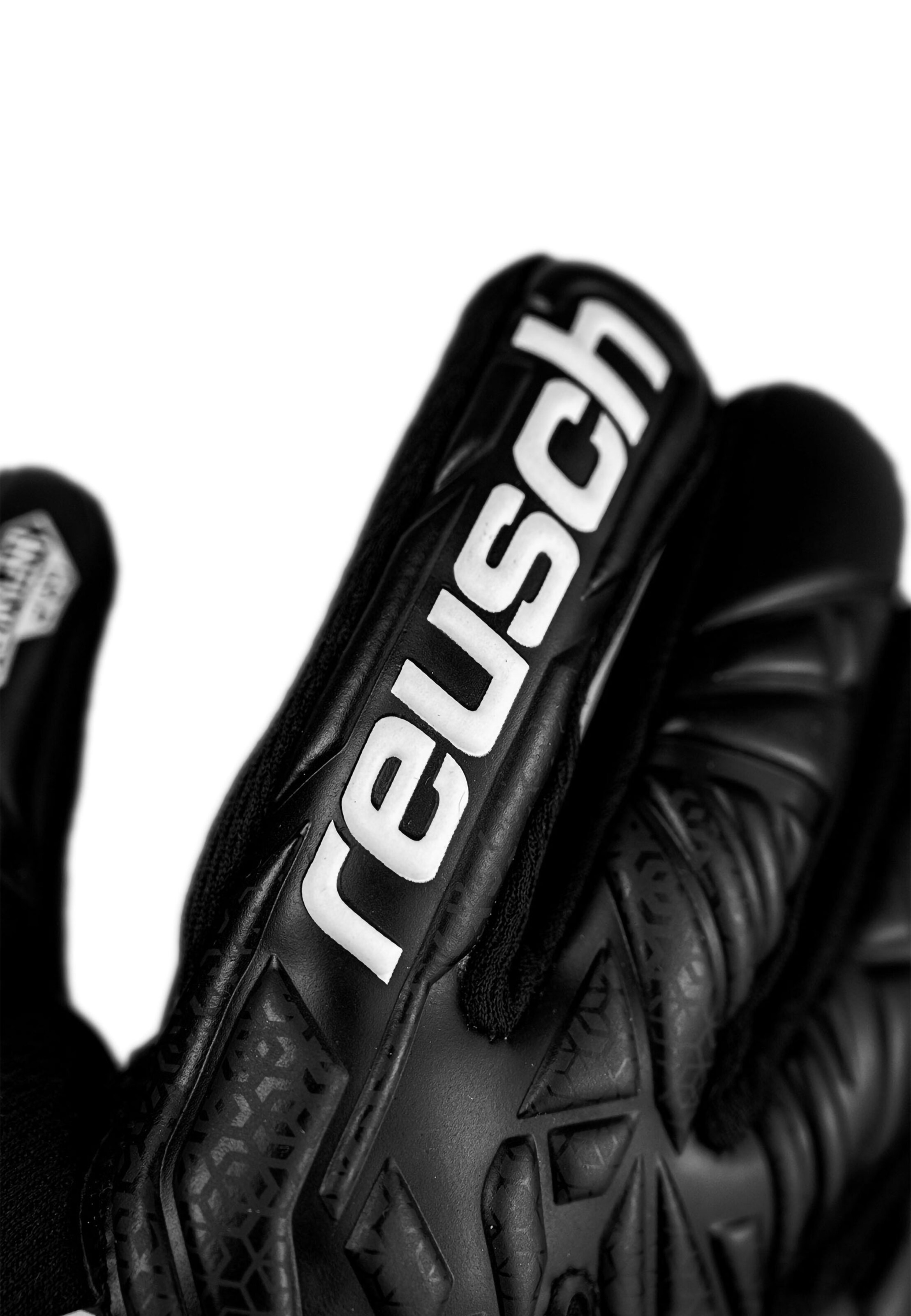 REUSCH Sports gloves 'Attrakt Infinity NC Junior' in Black