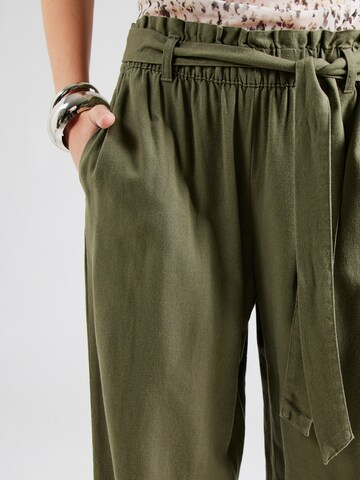 Wide leg Pantaloni 'JDYSAY' di JDY in verde