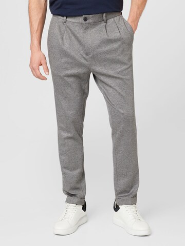 BURTON MENSWEAR LONDON Tapered Bandplooibroek in Grijs: voorkant