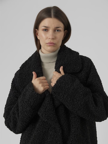 VERO MODA Vinterfrakke 'KYLIE' i sort