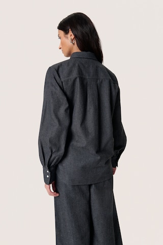 Chemisier 'Kesja Helen' SOAKED IN LUXURY en noir