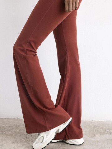 MyLibi Flared Leggings 'Leggings campana rojos – Flare Wine' i rød