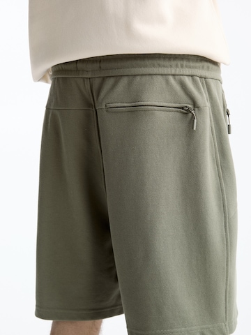 Pull&Bear Loose fit Trousers in Green