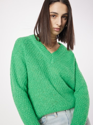 PULZ Jeans - Pullover 'SOPHIA' em verde