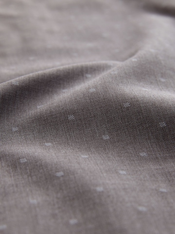 Next - Ajuste regular Camisa en gris