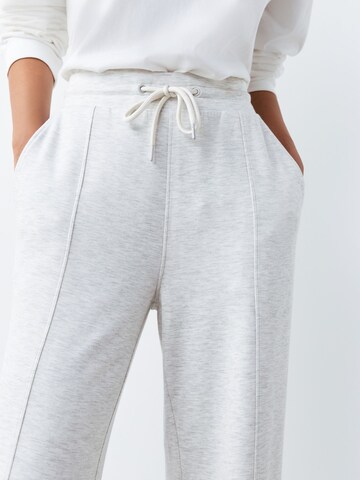 Next Szeroka nogawka Spodnie w kolorze szary