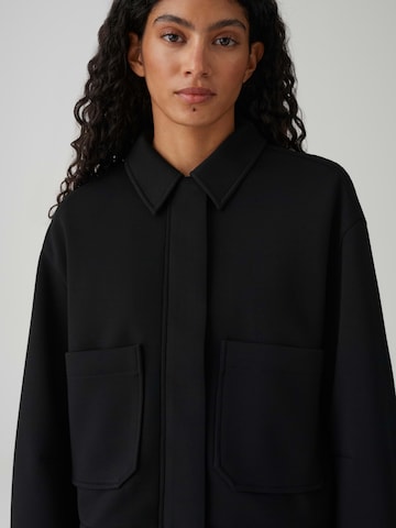 OPUS Φθινοπωρινό και ανοιξιάτικο μπουφάν 'Jenima' σε μαύρο
