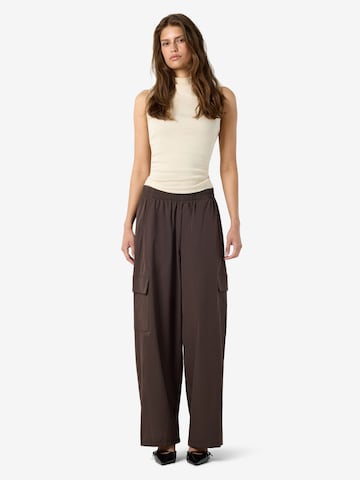 Noisy may - Barrel Pantalón cargo 'NMKirby' en marrón