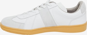 Brandit Sneaker in Weiß: Vorderseite