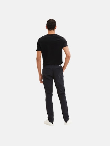 TOM TAILOR - Regular Calças chino em preto