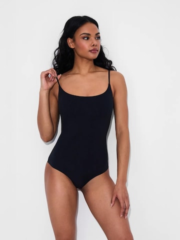 Body modellante 'Cami Bodysuit mit String' di cfab (formerly creamy fabrics) in nero: frontale