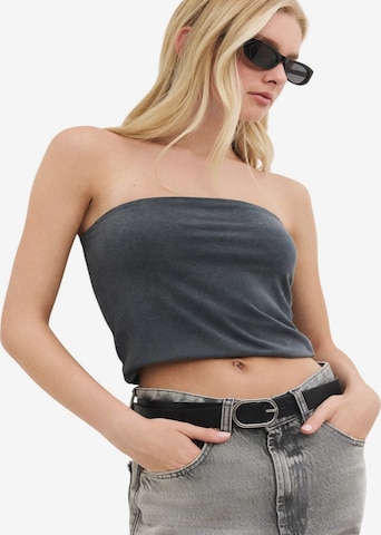 No Matter What Top in Grau: Vorderseite