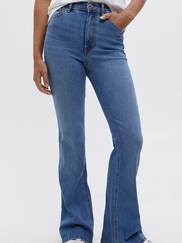 Pull&Bear Rozkloszowany krój Jeansy w kolorze niebieski