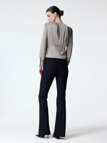 adl Blouse in Beige