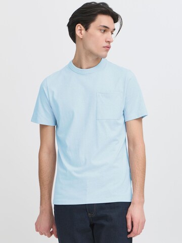 T-Shirt ' CFJASPER mélange tee with chest pocket ' Casual Friday en bleu