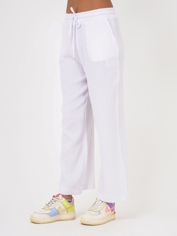 FRESHLIONS Loose fit Trousers 'Mila' in White
