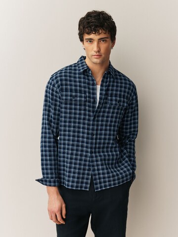 Coupe regular Chemise Next en bleu : devant