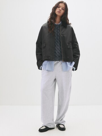Veste mi-saison Pull&Bear en gris : devant