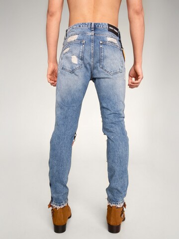MAD TIGERS Slimfit Jeans 'CHE-CHAINS ARTPATCH' in Blauw