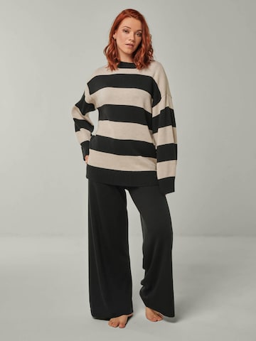 YOU LOOK PERFECT Huispak 'LOUNGEWEAR SET  - Pullover Felia & Pants Frida' in Zwart: voorkant