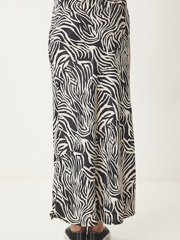 Happiness İstanbul Hame värissä musta