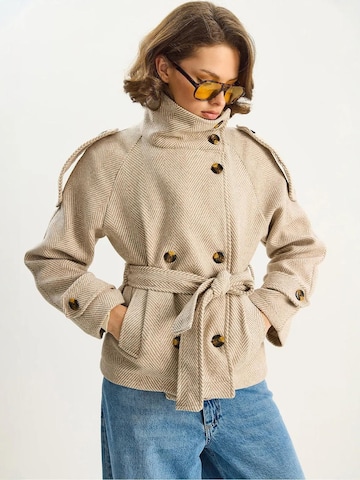 Bianco Lucci Mantel in Beige