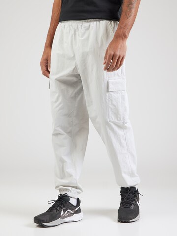 Nike Sportswear Tapered Cargo nadrágok 'CLUB' - szürke: elől