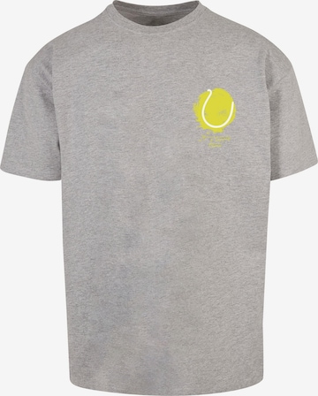T-Shirt 'Its Tennis Time' Merchcode en gris : devant