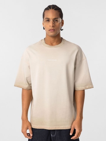 Tricou de la Dandalo pe gri: față