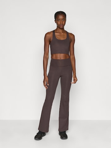Girlfriend Collective - Bustier Sujetador deportivo 'Paloma' en marrón