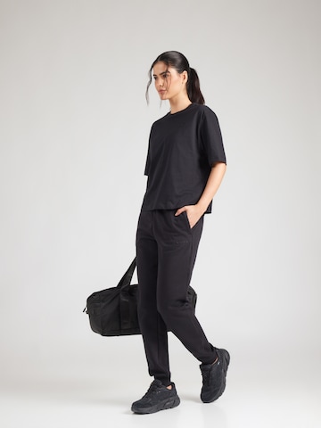 ASICS Λειτουργικό μπλουζάκι σε μαύρο