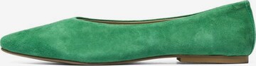 Bianco Ballet Flats in Green: front